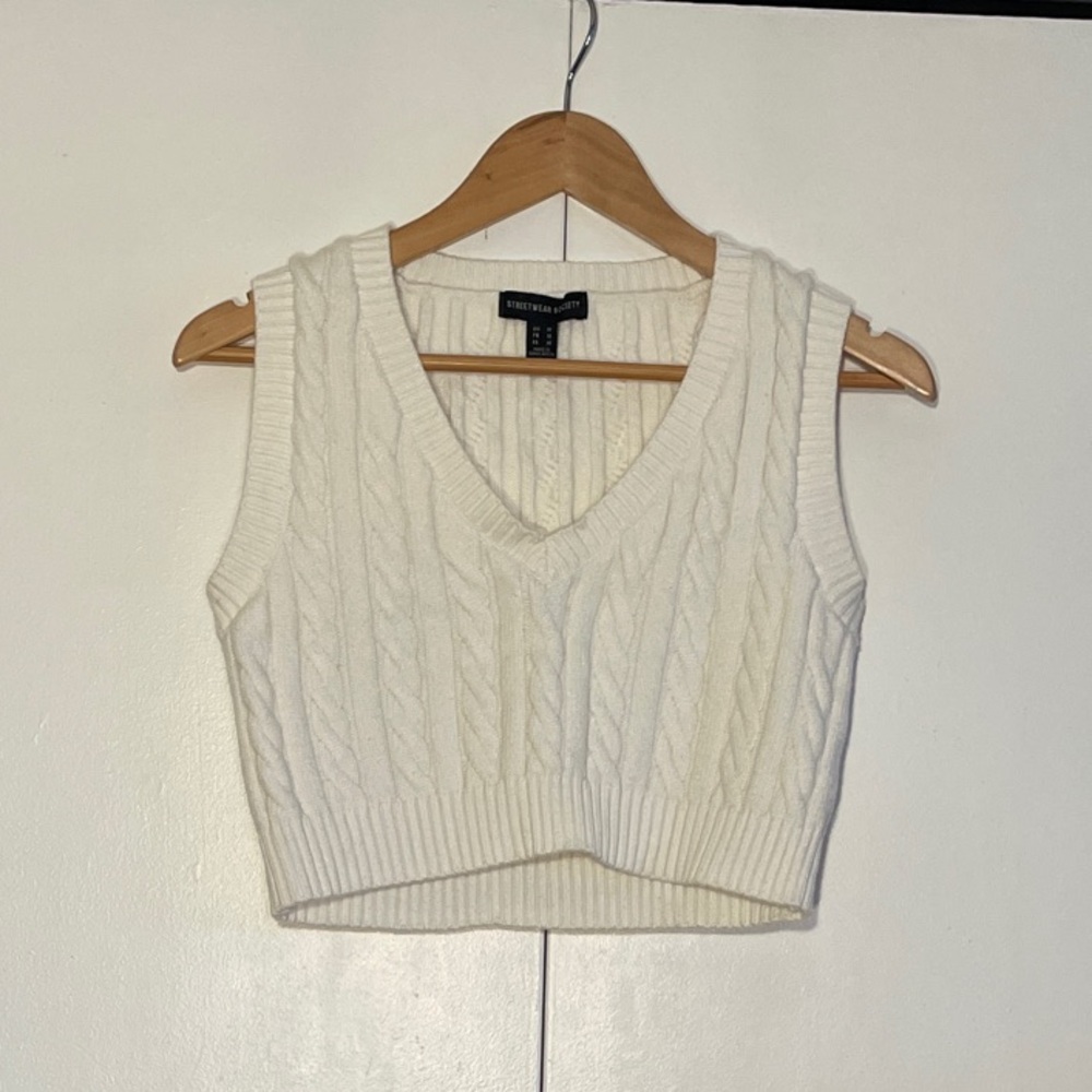 Streetwear Society Cream Cable-Knit V-Neck Cropped Sweater Vest